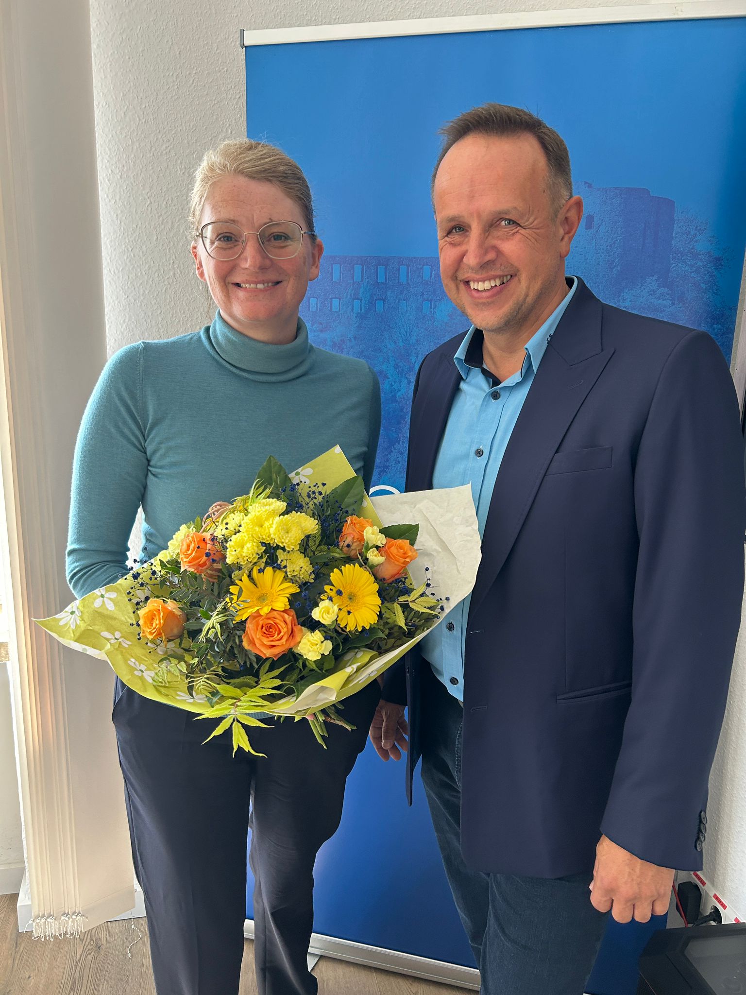 Alexandra Gauß (links) mit Stephan Flockenhaus (rechts) von der FDP Windeck.